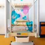 Čtyři špičkové postýlky pro malé pacienty dětské urologie