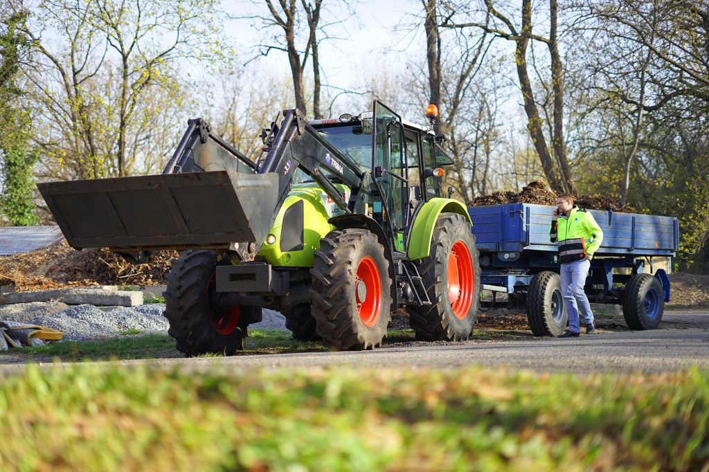 Vozový park VFN doplnil traktor