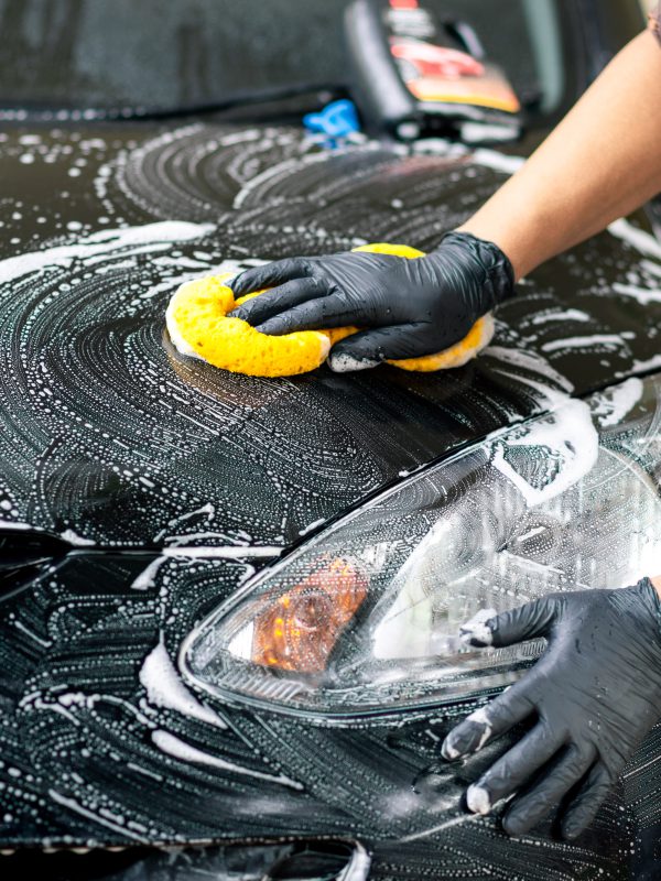 Služba ručního mytí aut nově ve VFN