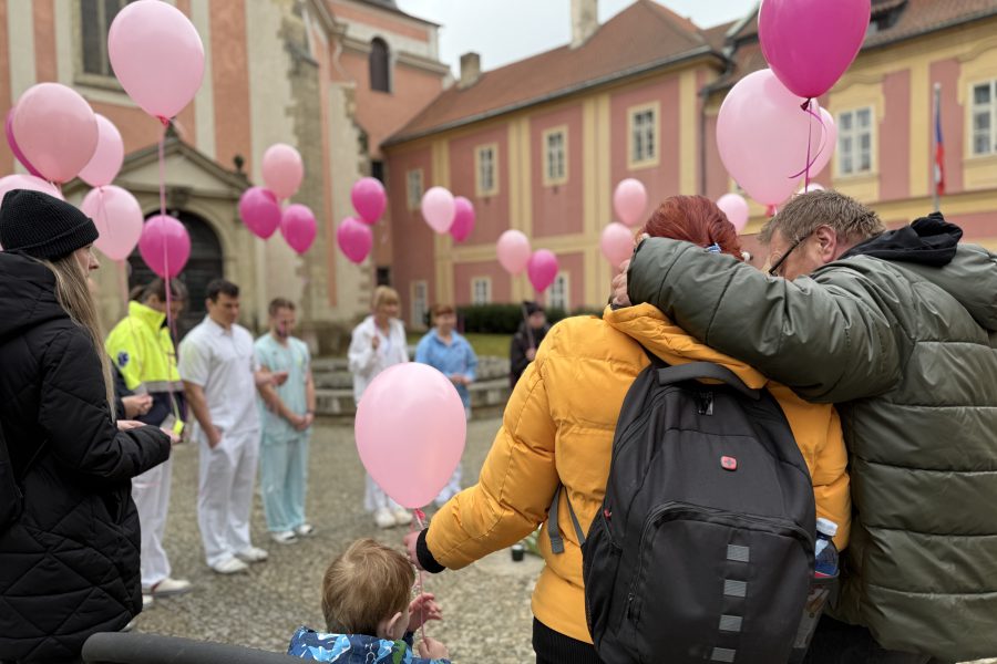 Balónky na rozloučenou – tichý rituál na Dětské klinice