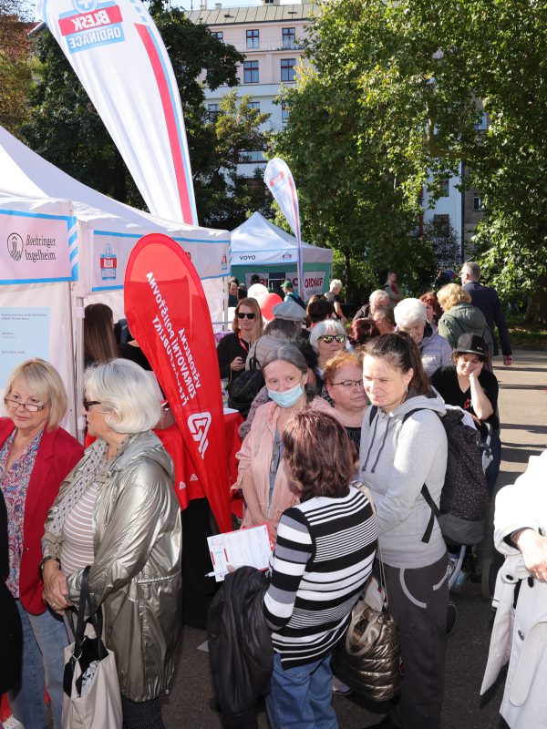 Jsem preventivně vyděšená, říká Eva Decastelo, která moderuje Blesk Ordinaci