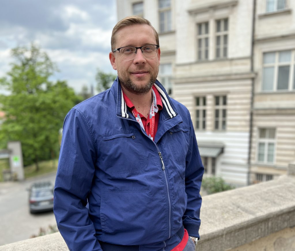 Můžete přiblížit, jak probíhala rekonstrukce ulice U Nemocnice v průběhu léta?