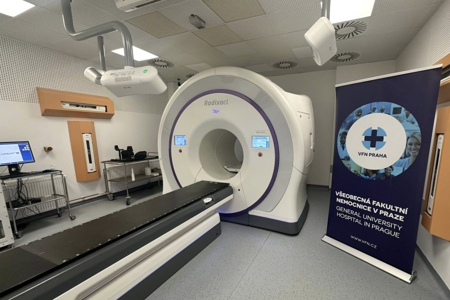 Špičková technologie pro léčbu nádorů ve VFN