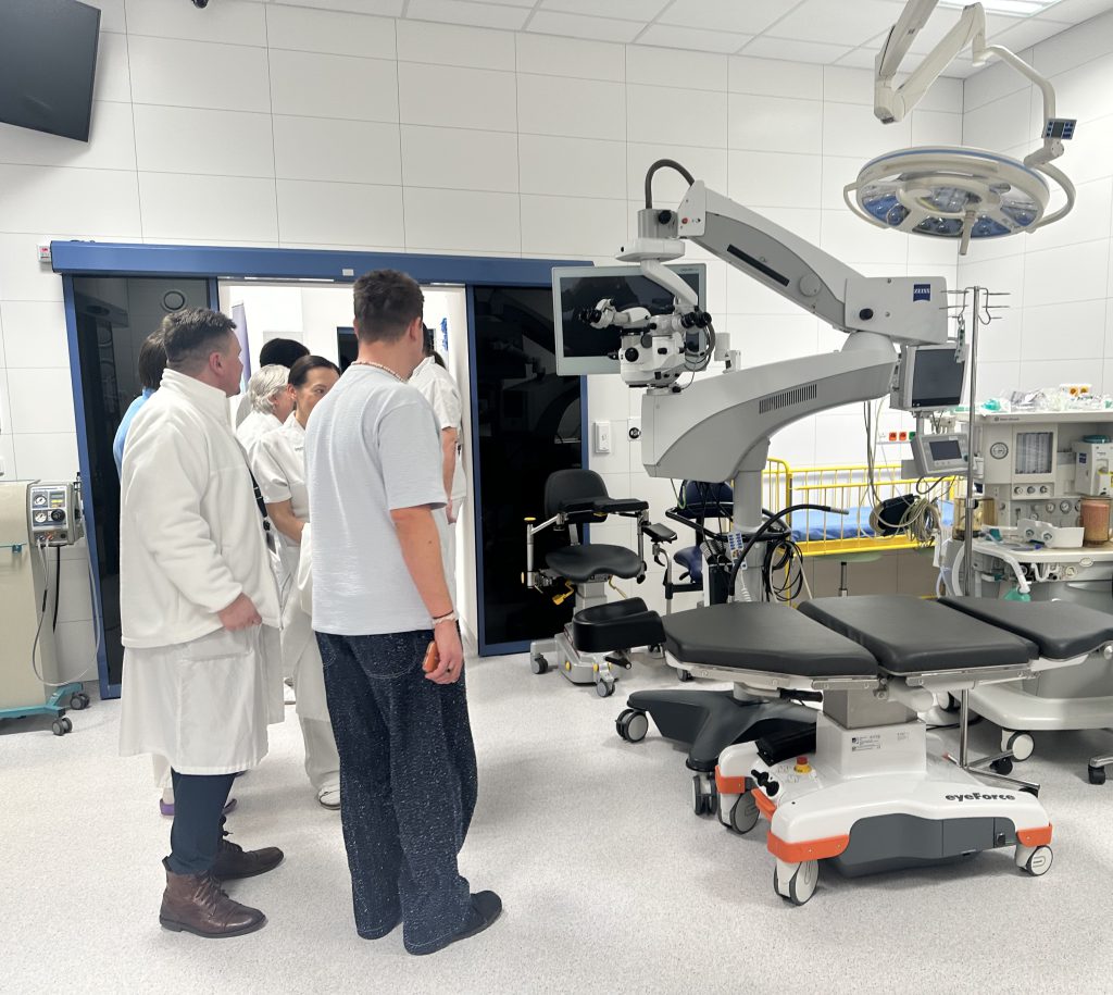 Oční klinika má modernizované operační sály