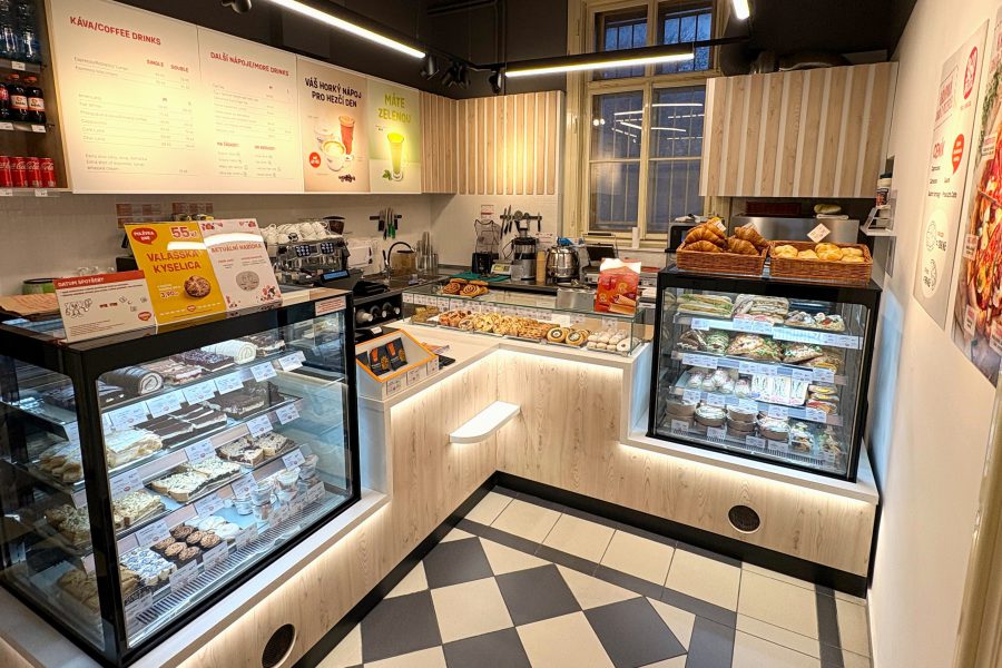Kavárna u Apolináře má nového provozovatele – jaký koncept a sortiment nabízí?