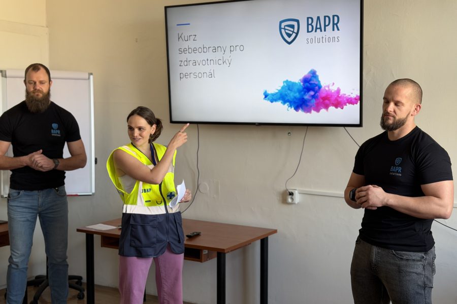 Zvládání mimořádných a konfliktních situací patří k dovednostem, které se učíme v našich kurzech