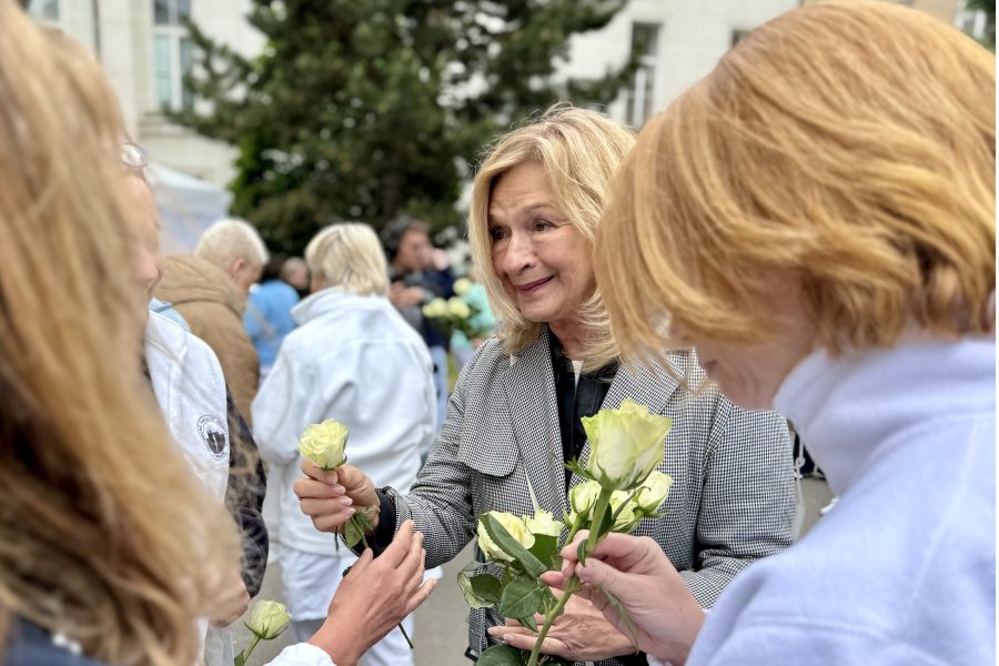Úsměv, laskavost a respekt. Jana Paulová vzdala hold zdravotním sestrám