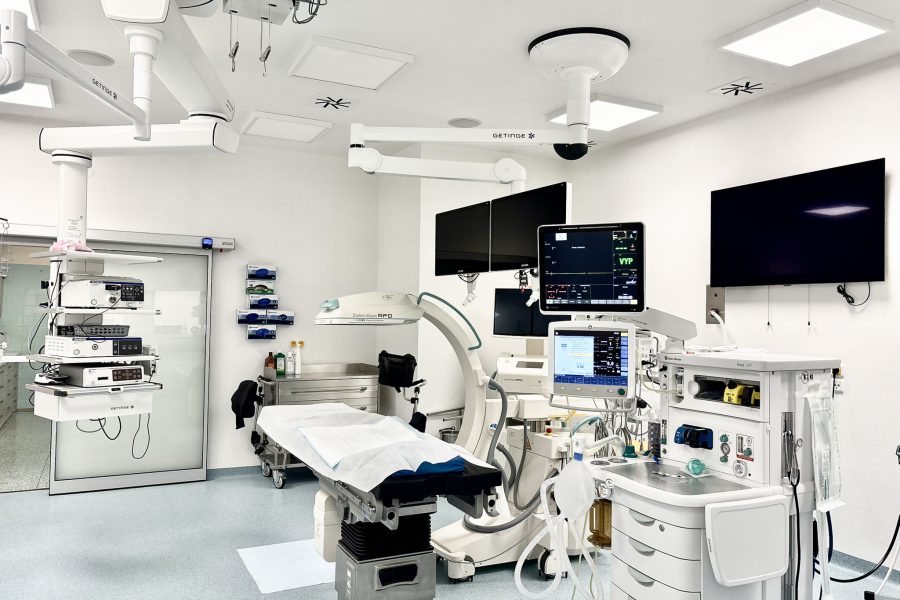 Obnovený endoskopický sál Urologické kliniky VFN
